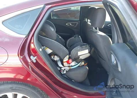 2015 Chrysler 200 Limited z USA, uszkodzony, nr VIN 1C3CCCAB1FN552631